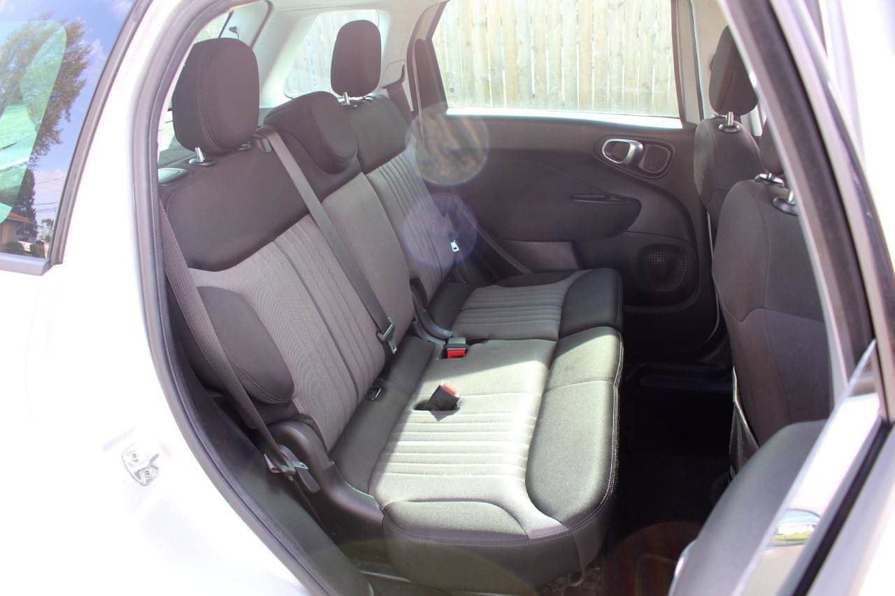 Used 2017 FIAT 500L Pop FWD image 31