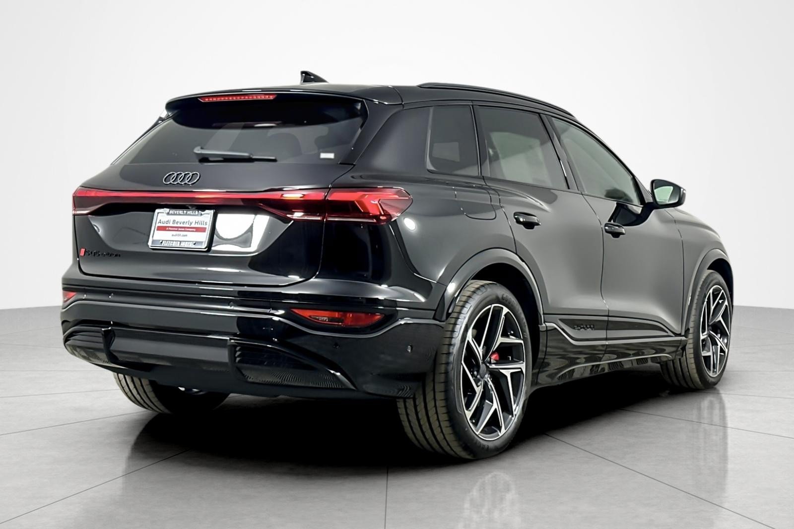 New 2027 Audi SQ6 e-tron Premium Plus AWD/4WD image 6