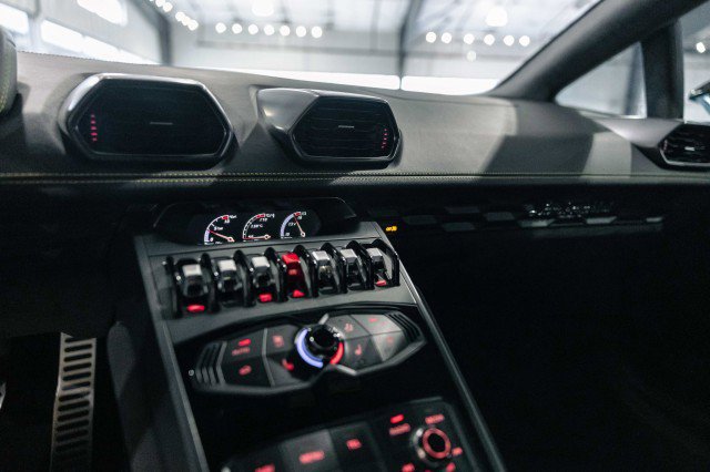 Used 2015 Lamborghini Huracan LP 610-4 image 18