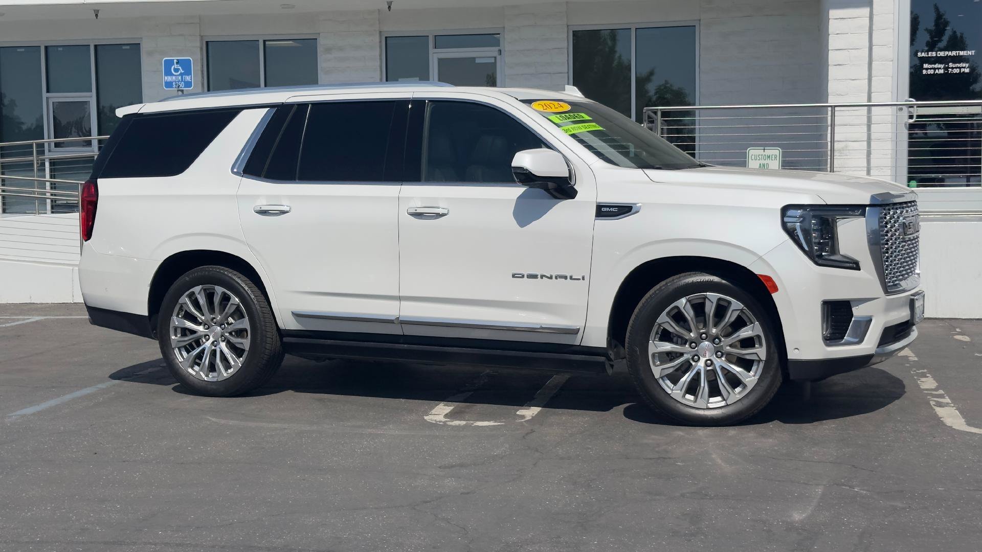 Used 2024 GMC Yukon Denali w/ Denali Reserve Package AWD/4WD image 2