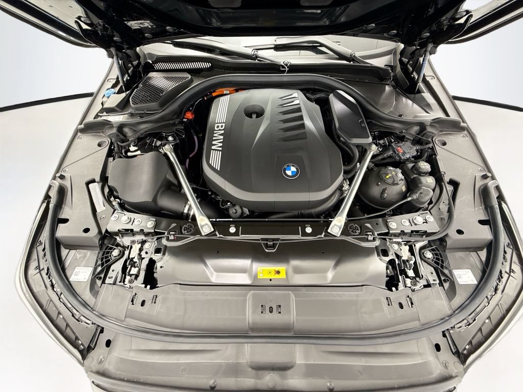 New 2027 BMW 550e xDrive AWD/4WD image 28