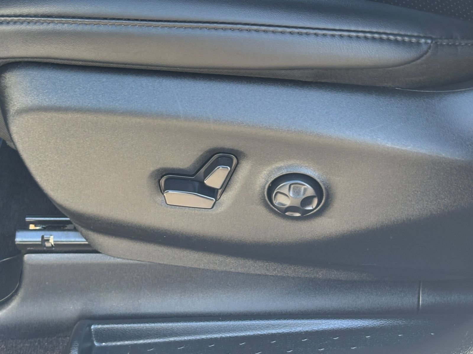 Used 2025 Chrysler Pacifica Select FWD image 21