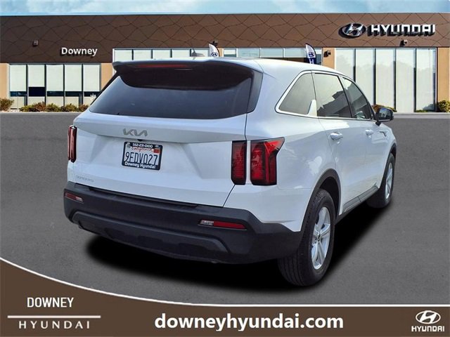 Used 2023 Kia Sorento LX image 4