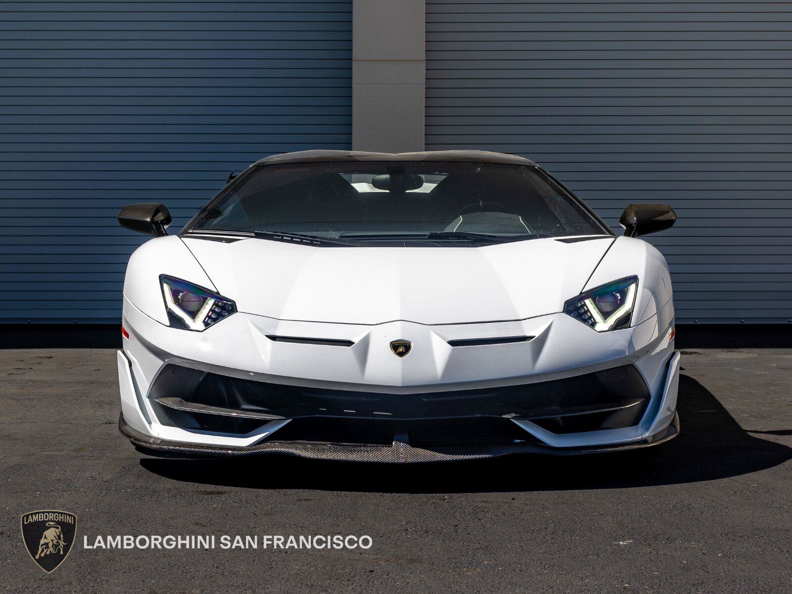 Used 2020 Lamborghini Aventador SVJ AWD/4WD image 5