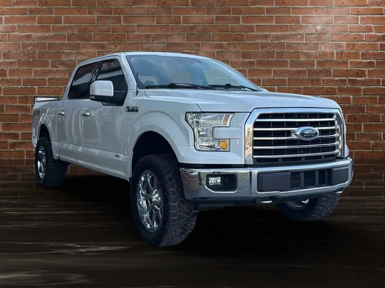 Used 2015 Ford F150 XLT w/ Equipment Group 302A Luxury image 3