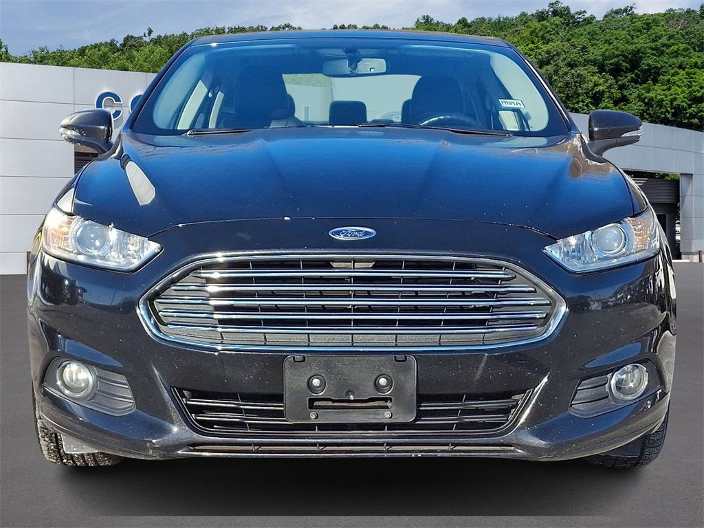 Used 2015 Ford Fusion SE w/ Equipment Group 202A image 2