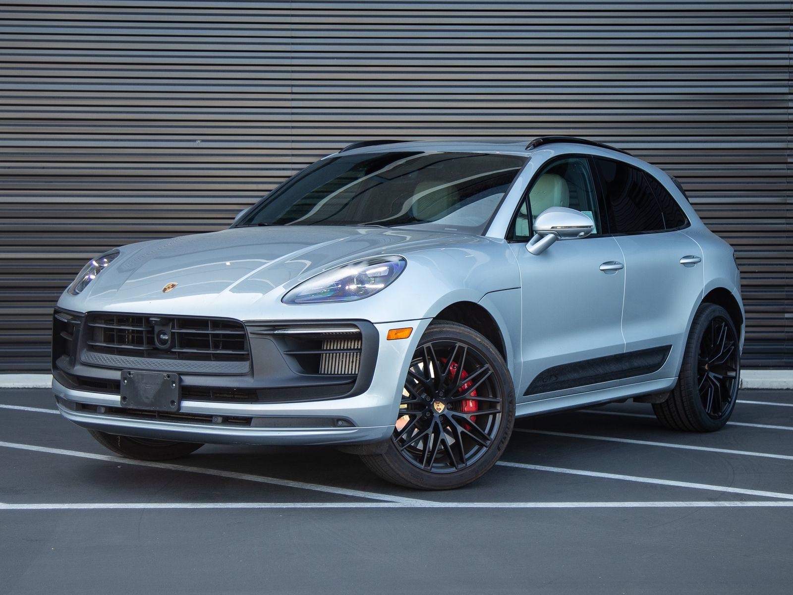 Certified 2023 Porsche Macan GTS AWD/4WD image 1