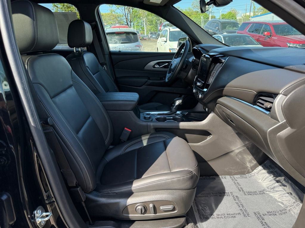 Used 2023 Chevrolet Traverse LT image 26