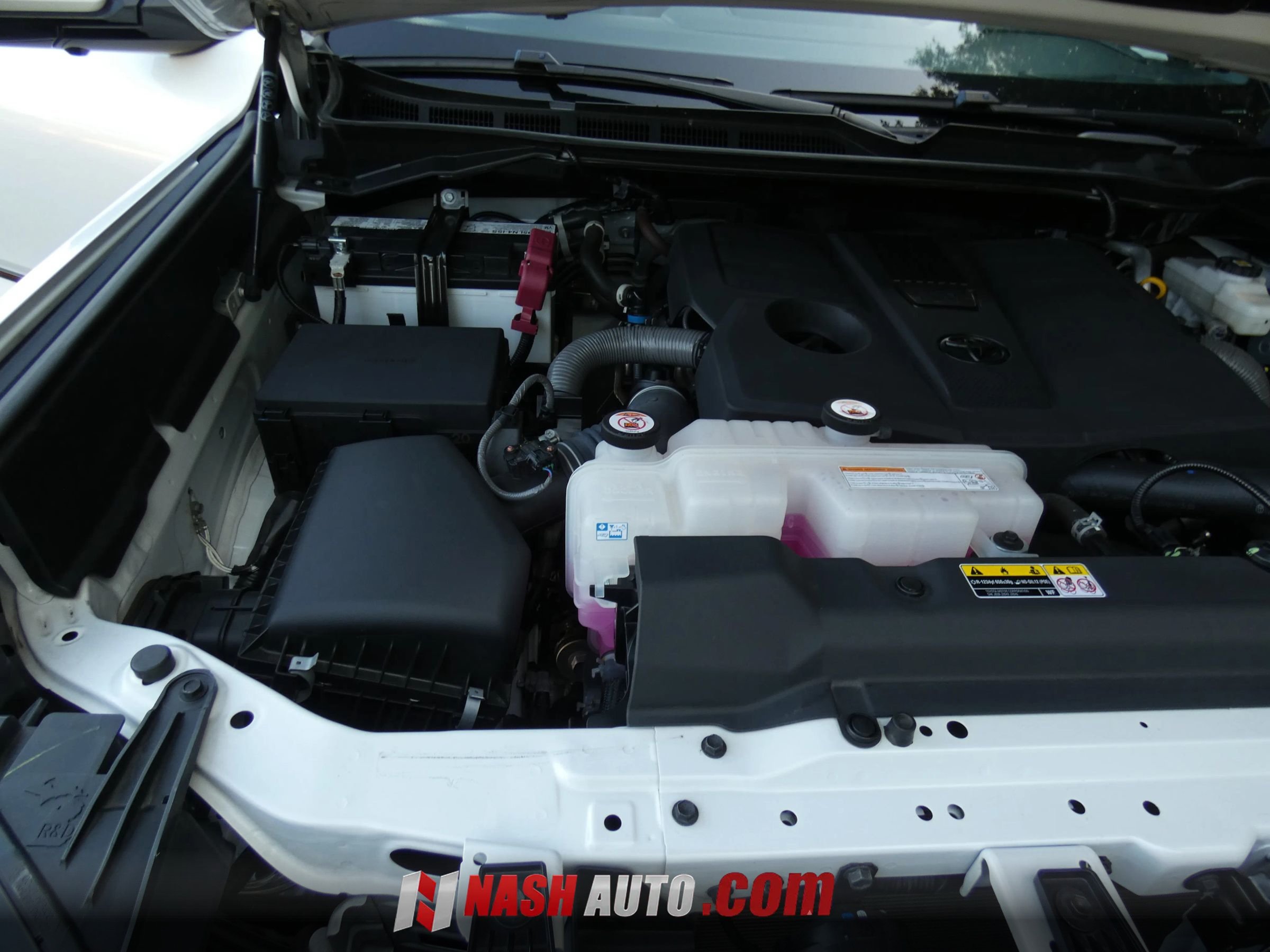 Used 2024 Toyota Tundra Platinum AWD/4WD image 78