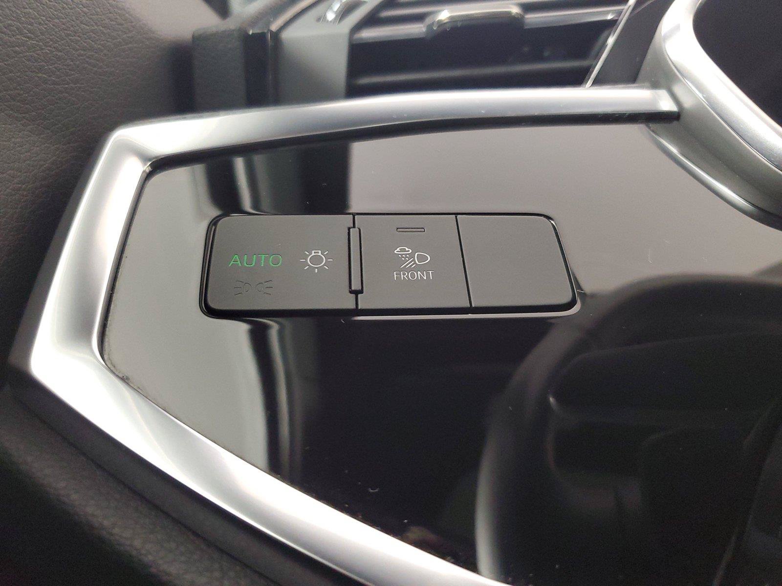 Used 2020 Audi Q3 2.0T Prestige w/ Prestige Package AWD/4WD image 32