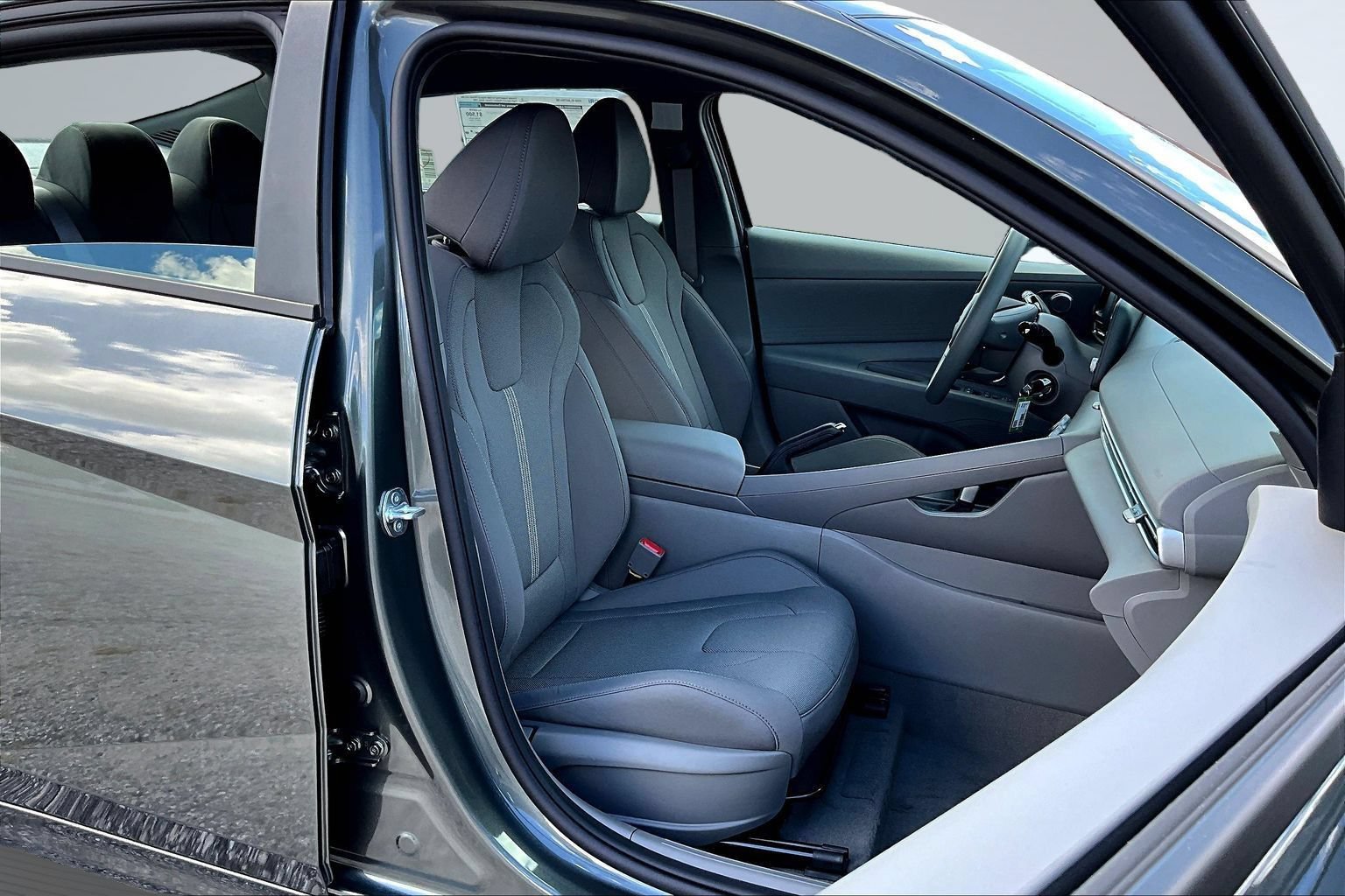 New 2026 Hyundai Elantra SE FWD image 10