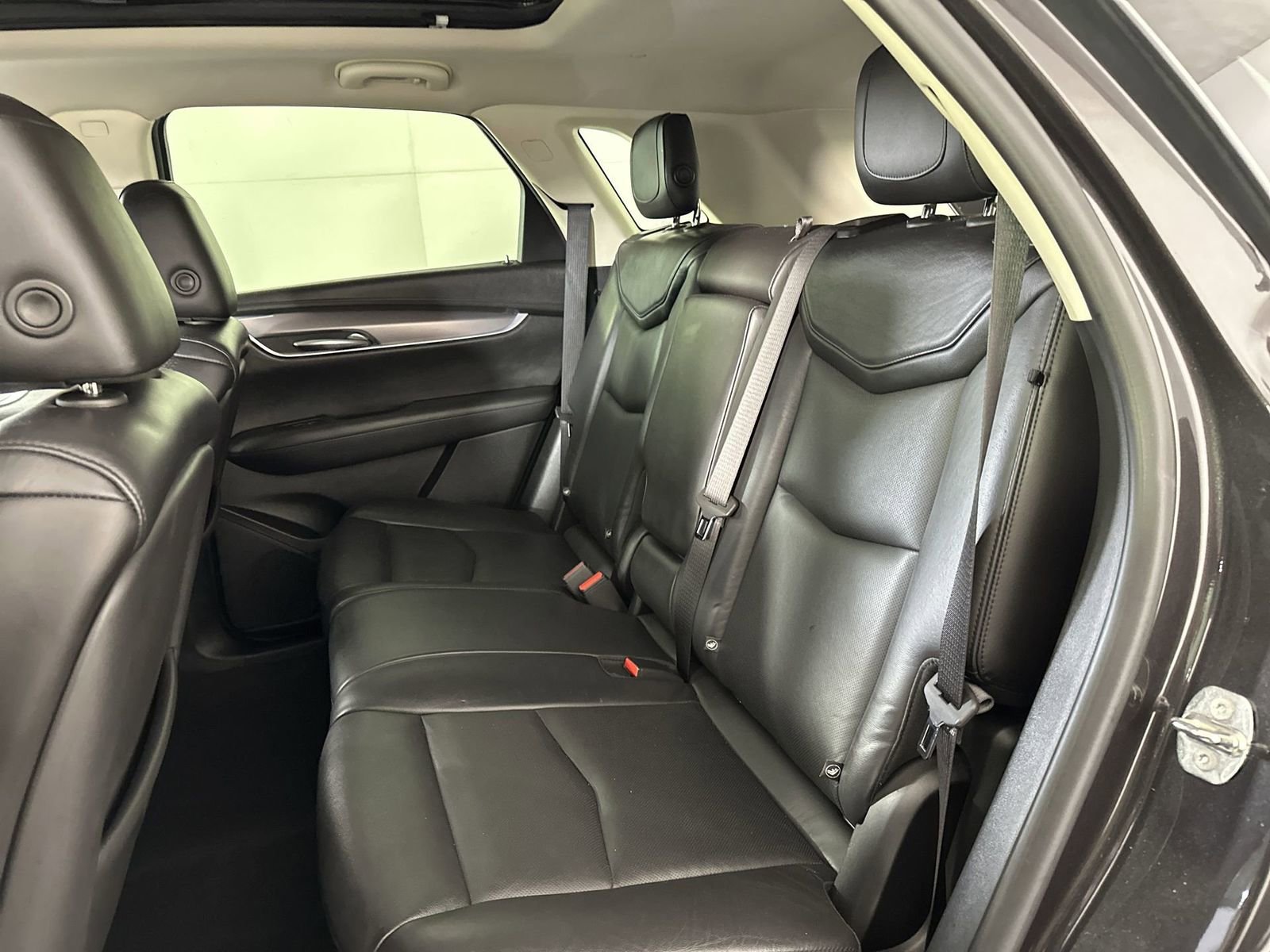 Used 2018 Cadillac XT5 Luxury w/ Driver Awareness Package image 23