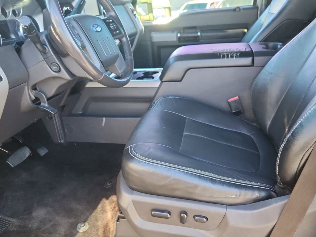 Used 2014 Ford F250 Lariat w/ Lariat Interior Package image 7