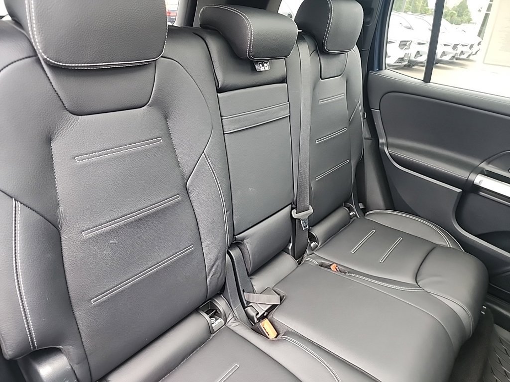 Used 2022 Mercedes-Benz GLB 250 4MATIC w/ Premium Package Lite image 19