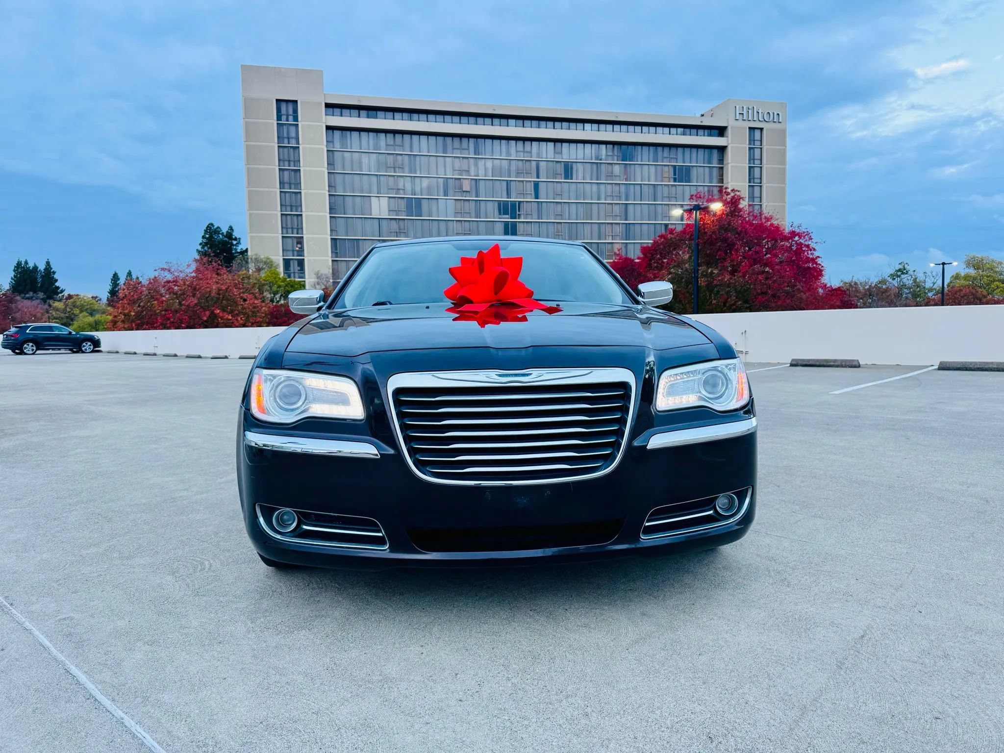 Used 2012 Chrysler 300 Limited RWD image 4