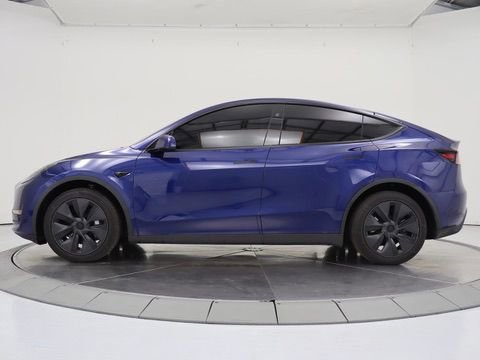 Used 2024 Tesla Model Y Long Range RWD image 2