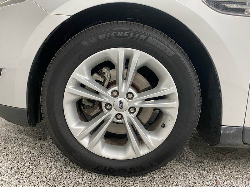 Used 2017 Ford Taurus SE image 19