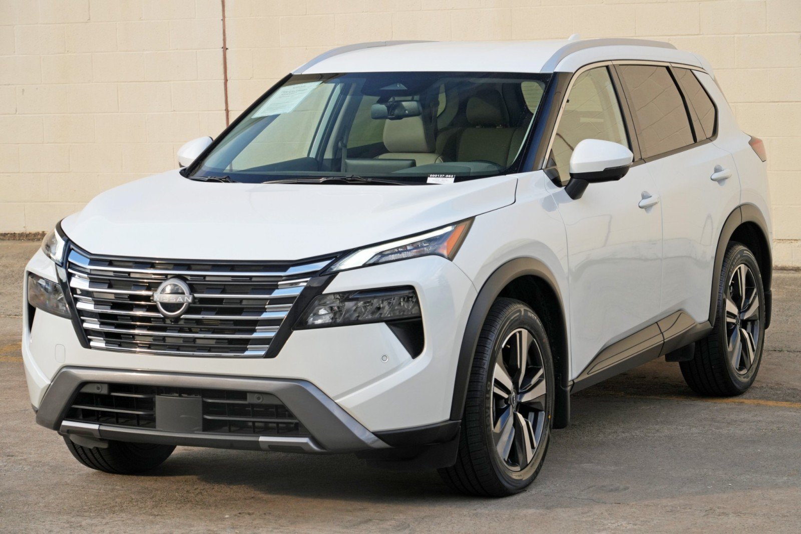 Used 2025 Nissan Rogue SL FWD image 44