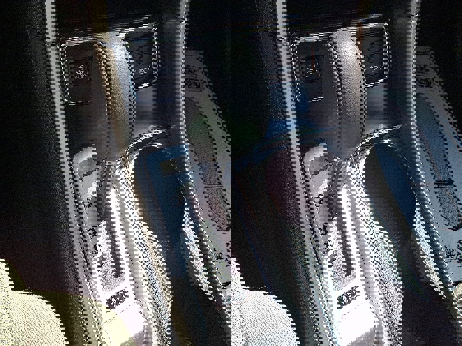 Used 2022 Subaru Ascent Premium w/ Convenience Package image 14