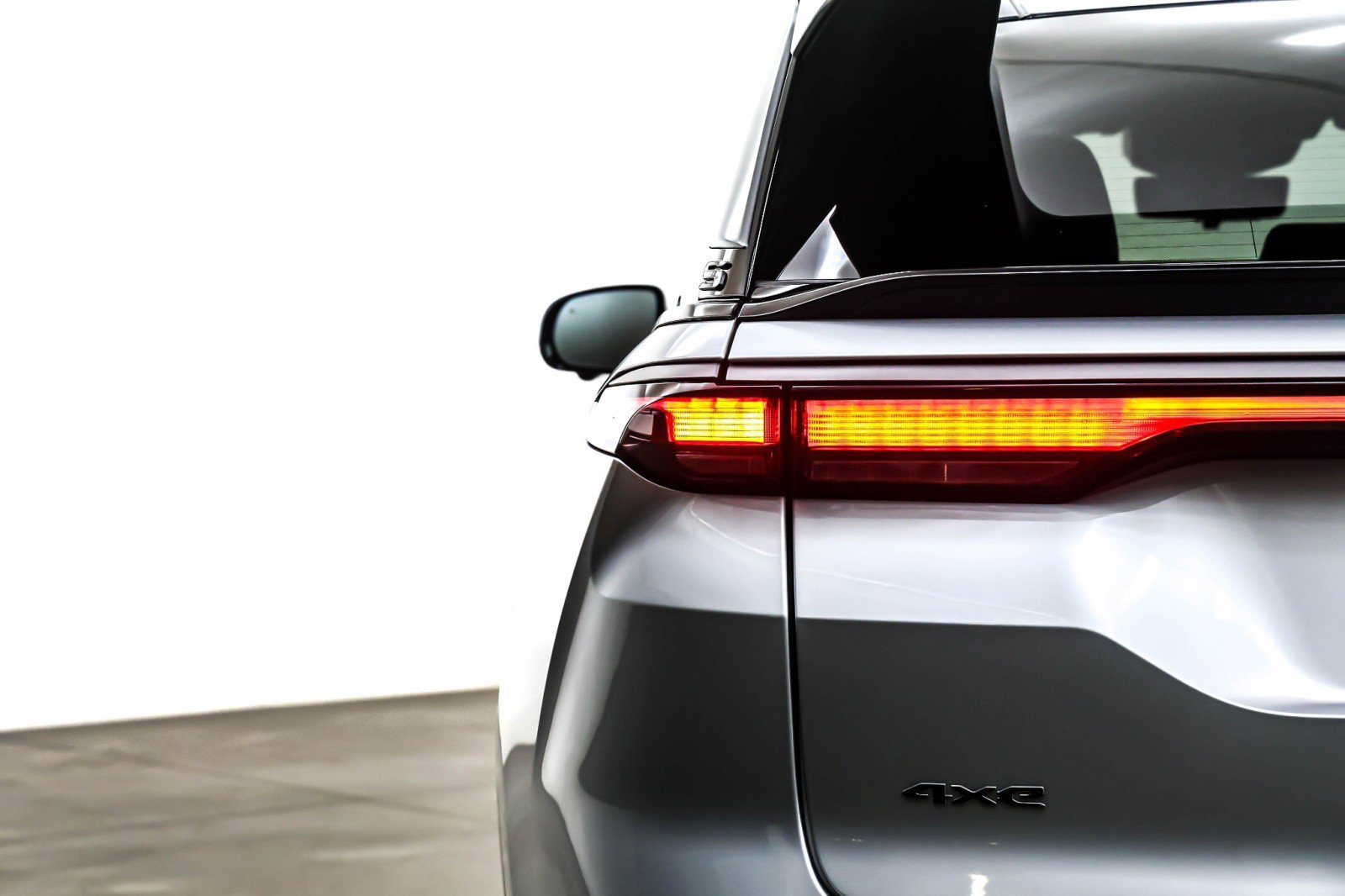 Used 2025 Jeep Wagoneer S Launch Edition image 15