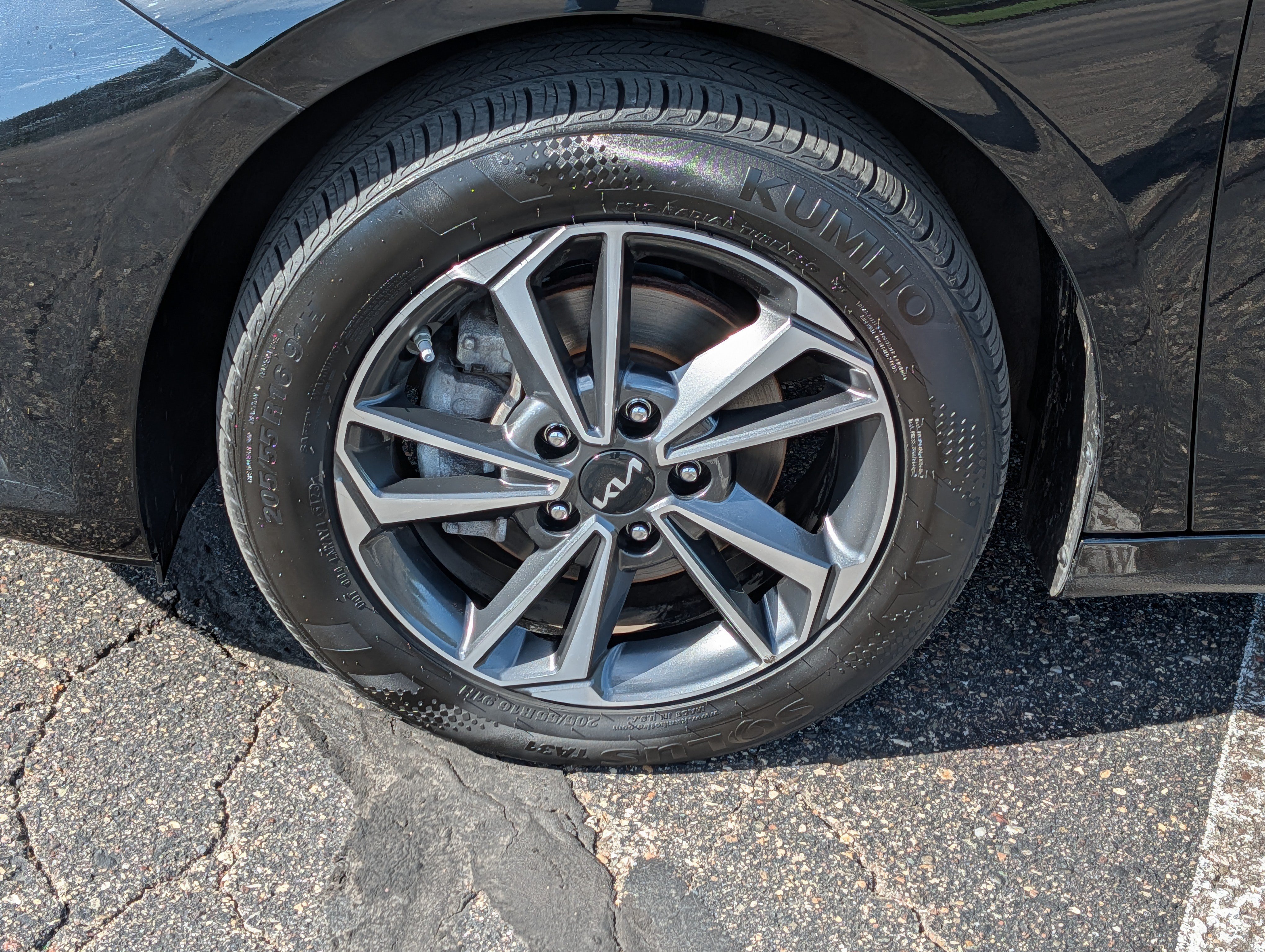 Certified 2024 Kia Forte LXS w/ LXS Technology Package FWD image 15