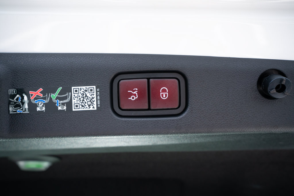 Used 2025 Mercedes-Benz E 350 Sedan w/ Winter Package image 54
