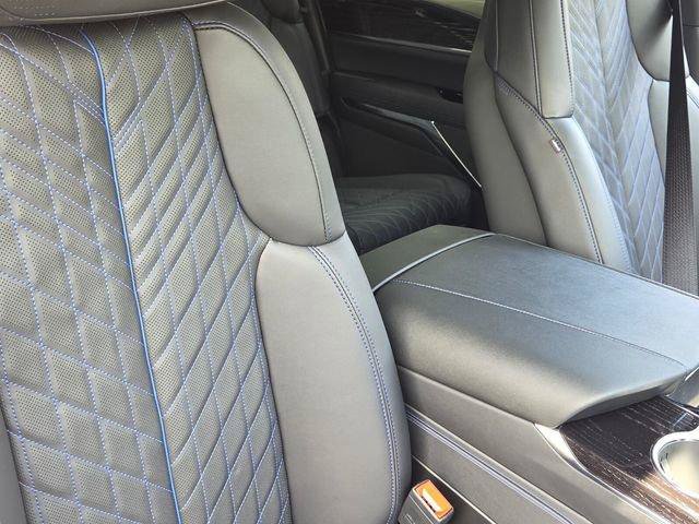 New 2026 Cadillac Escalade IQL Sport 1 w/ LPO, ONYX Package AWD/4WD image 18