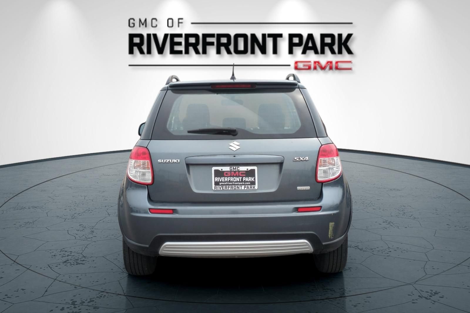 Used 2009 Suzuki SX4 AWD Hatchback w/ Touring Pkg image 4
