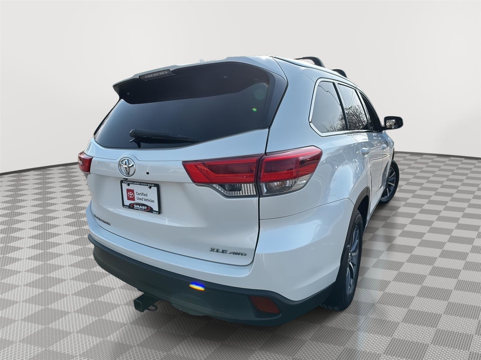 Used 2017 Toyota Highlander XLE image 8