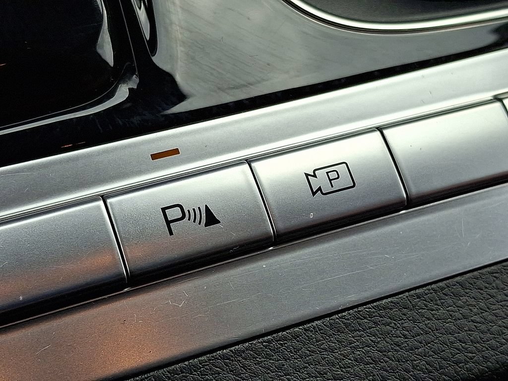 Used 2024 Kia Carnival SX FWD image 26