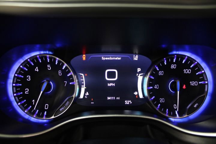 Used 2024 Chrysler Pacifica Touring-L image 43