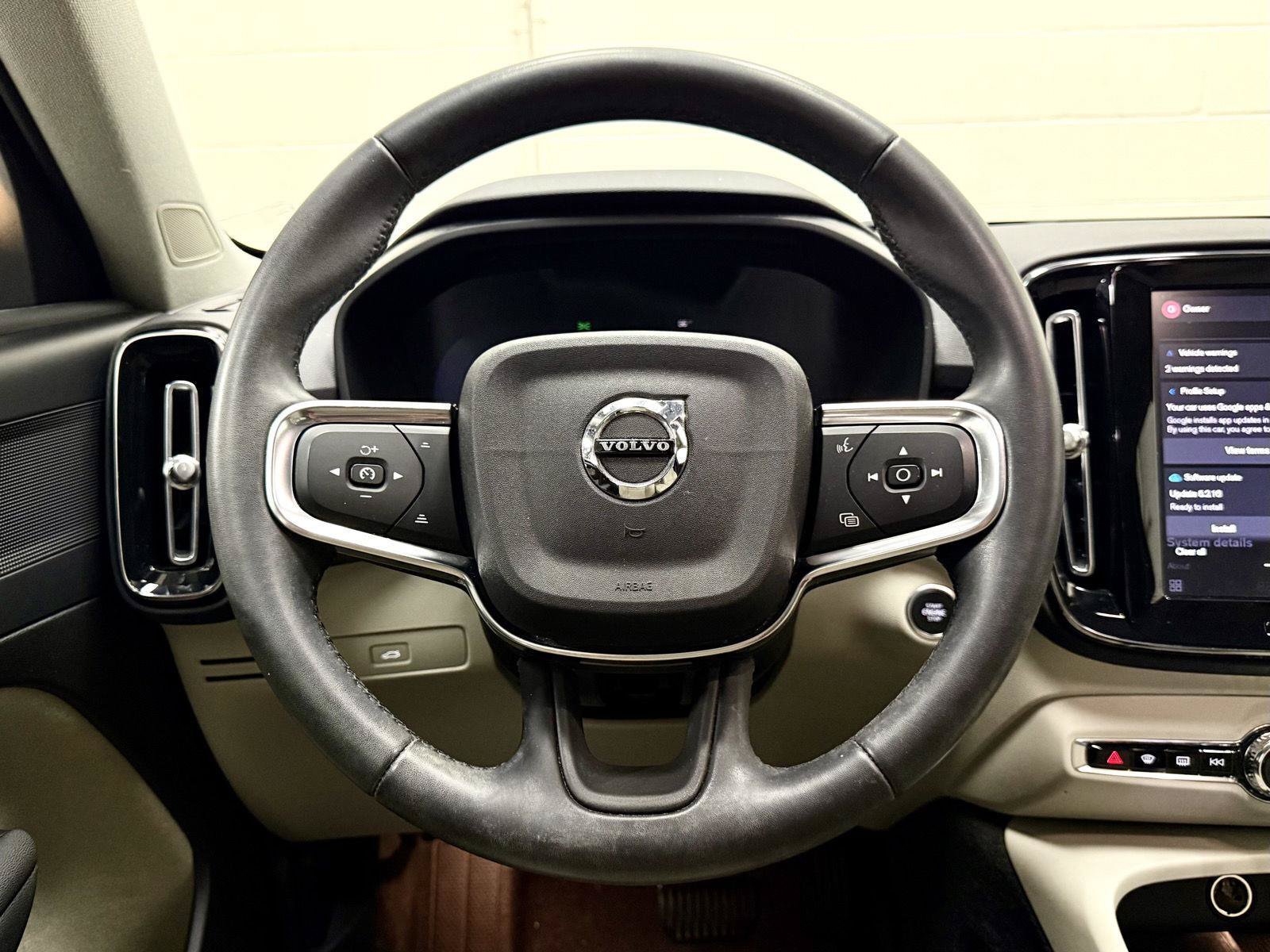 Used 2023 Volvo XC40 B5 Plus w/ Protection Package Premier AWD/4WD image 18