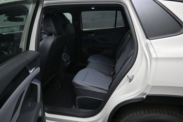 New 2026 Volkswagen Tiguan SE R-Line AWD/4WD image 11