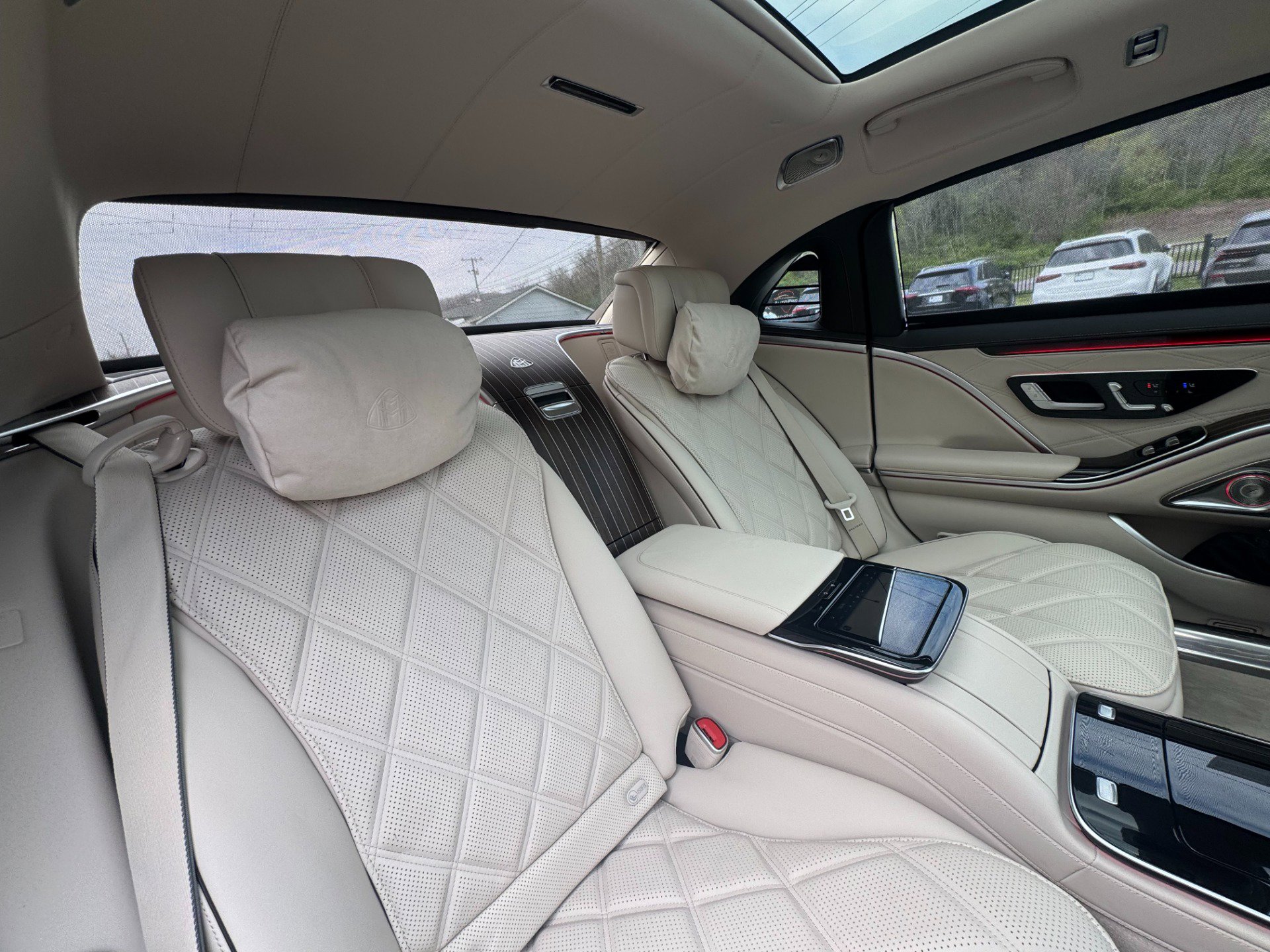 Used 2025 Mercedes-Benz Maybach S 680 4MATIC image 28