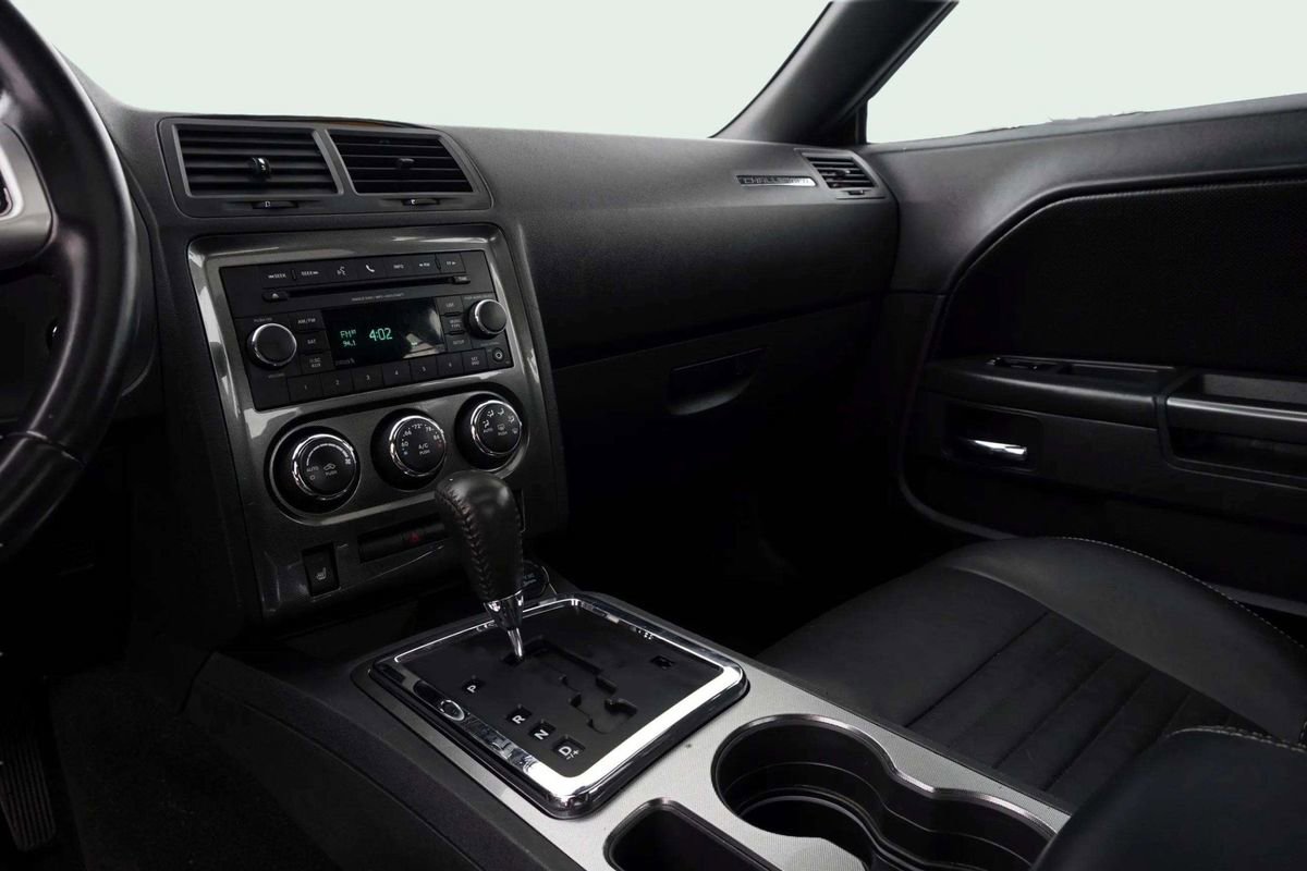 Used 2013 Dodge Challenger SXT Plus image 18