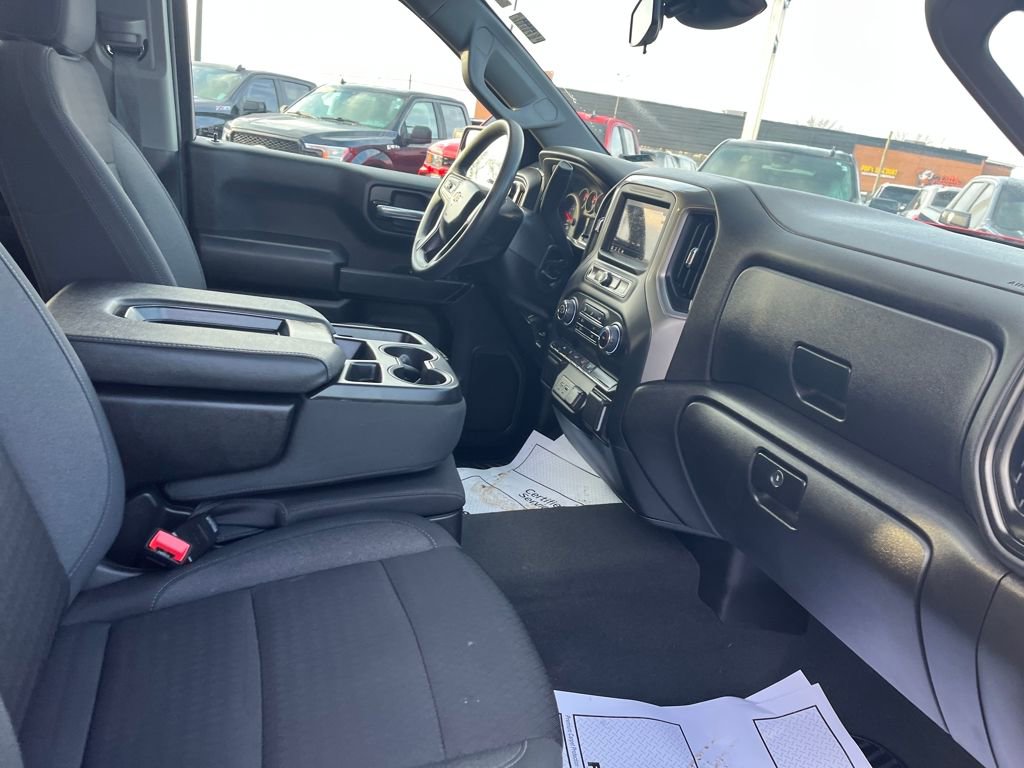 Used 2025 Chevrolet Silverado 1500 Custom w/ Turbomax Blackout Package image 30