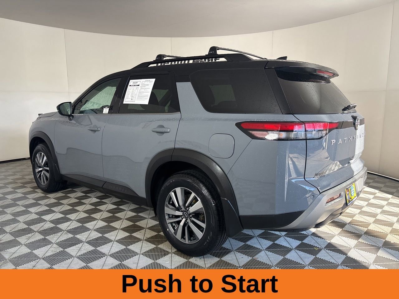 Used 2024 Nissan Pathfinder SL image 7