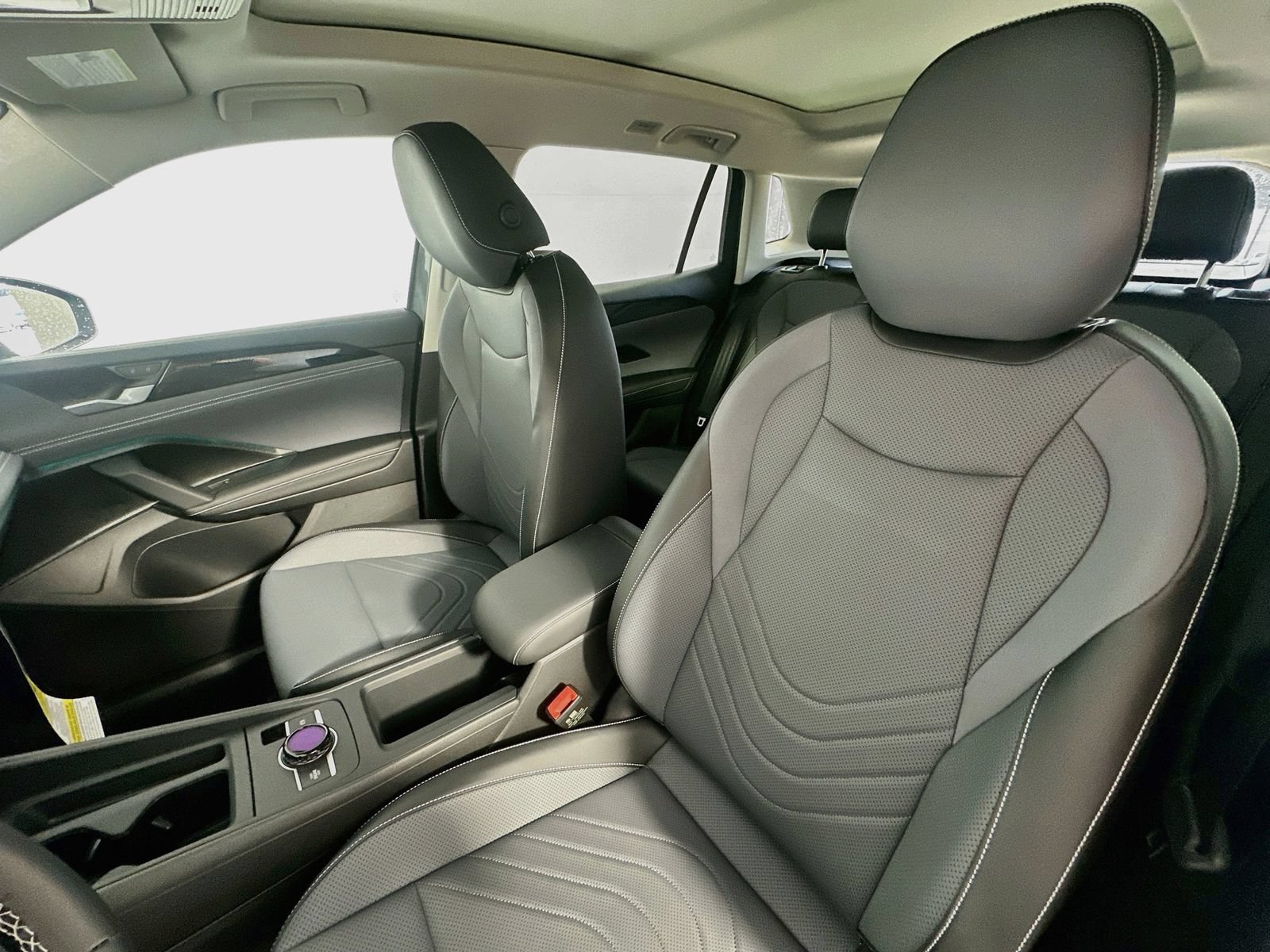 New 2026 Volkswagen Tiguan SE AWD/4WD image 20