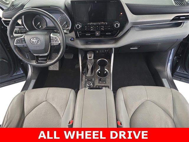 Used 2022 Toyota Highlander Limited image 9