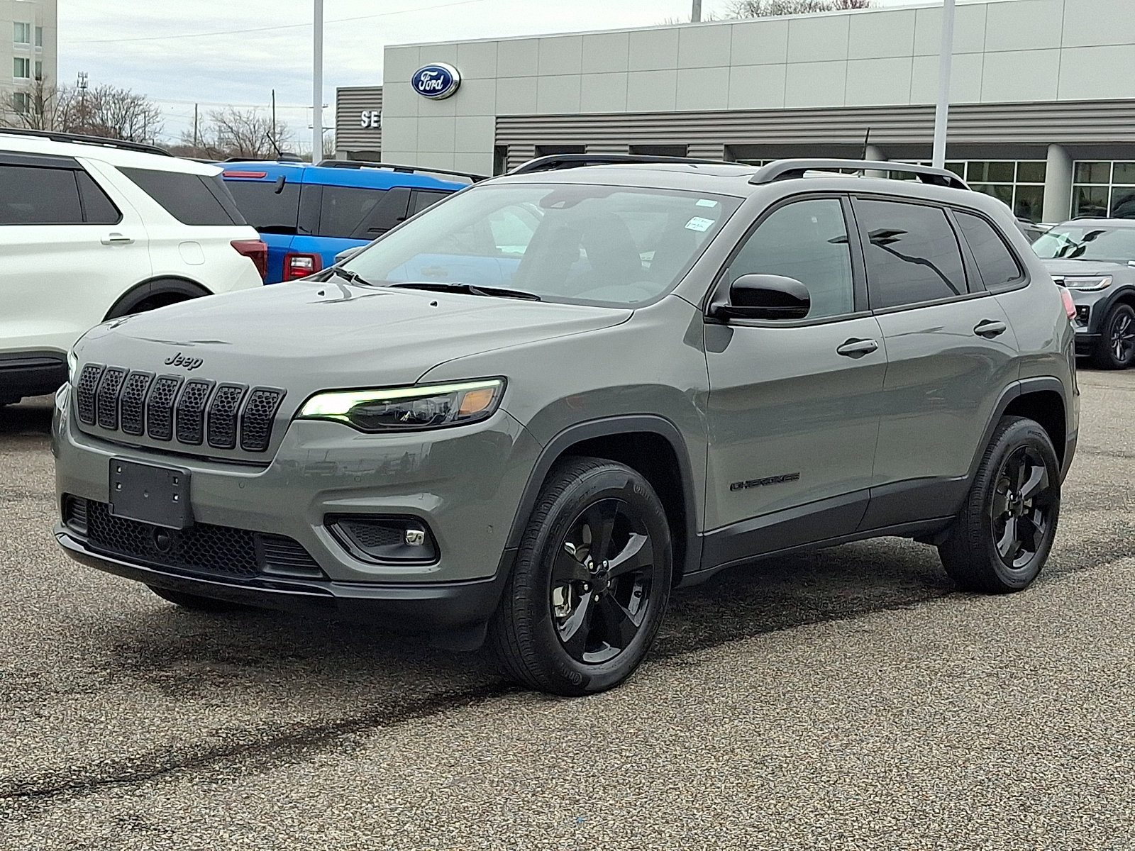 Used 2023 Jeep Cherokee Altitude Lux w/ Lux Elite Package image 5