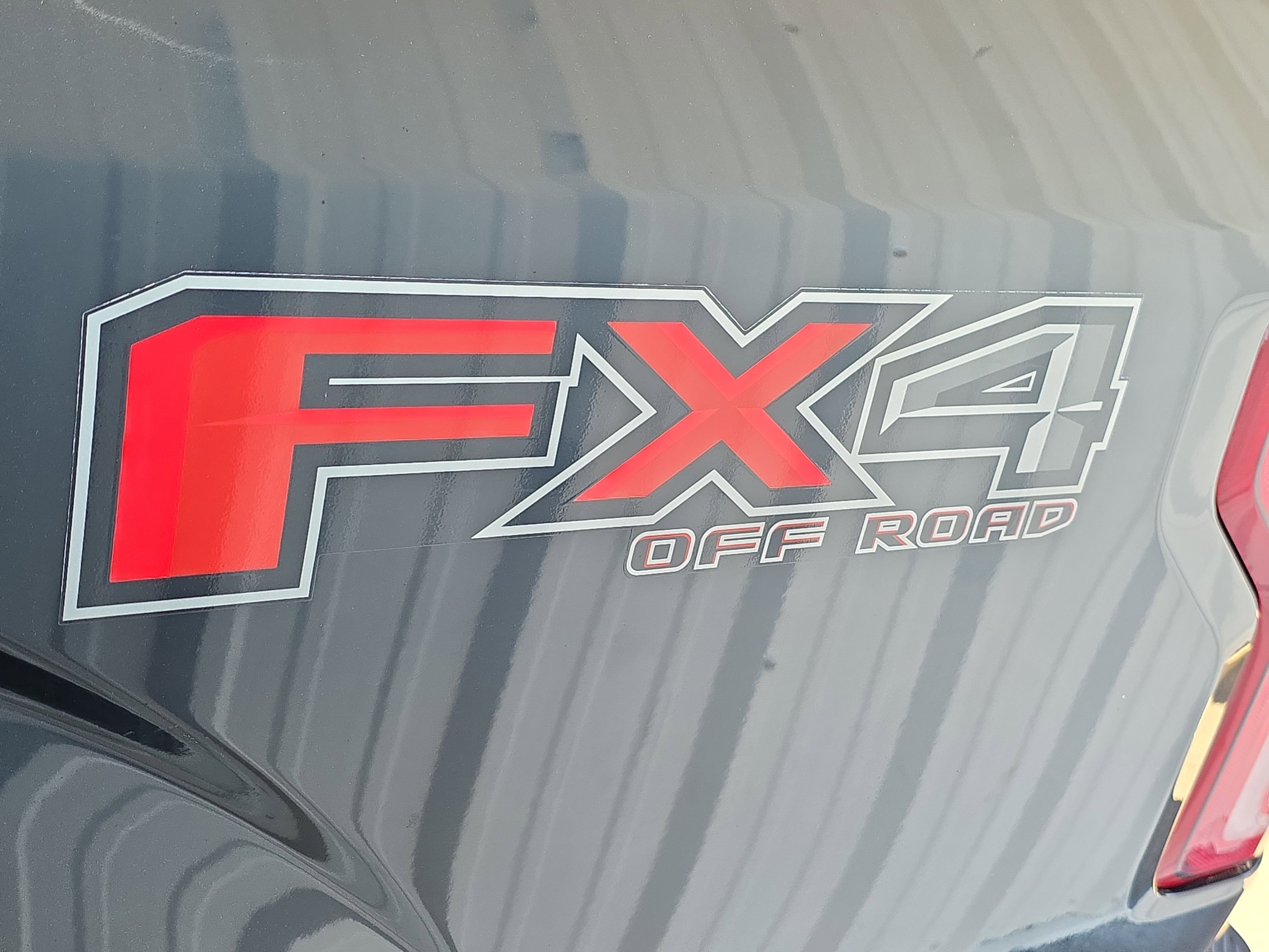 Used 2016 Ford F150 Lariat image 4