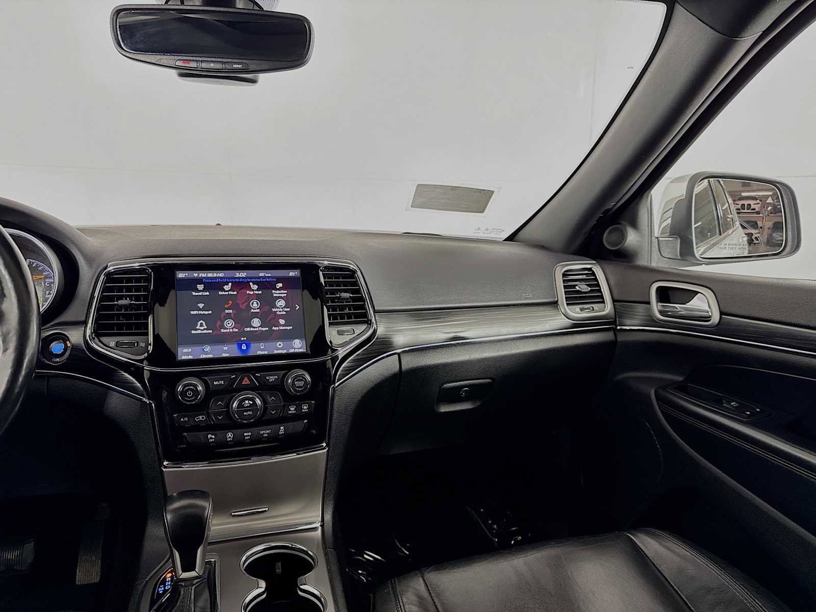 Used 2020 Jeep Grand Cherokee Limited w/ Premium Lighting Group image 30