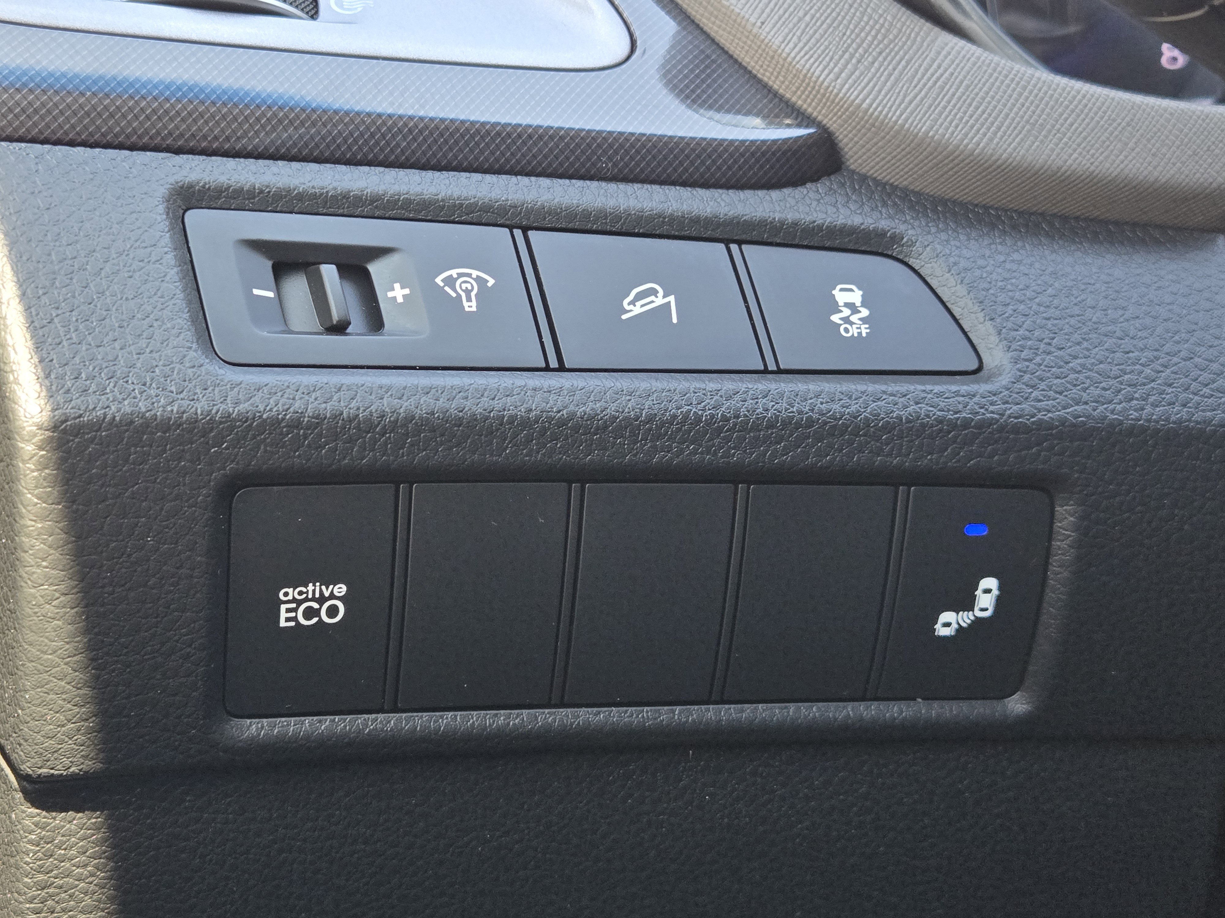 Used 2016 Hyundai Santa Fe SE w/ Option Group 02 image 23