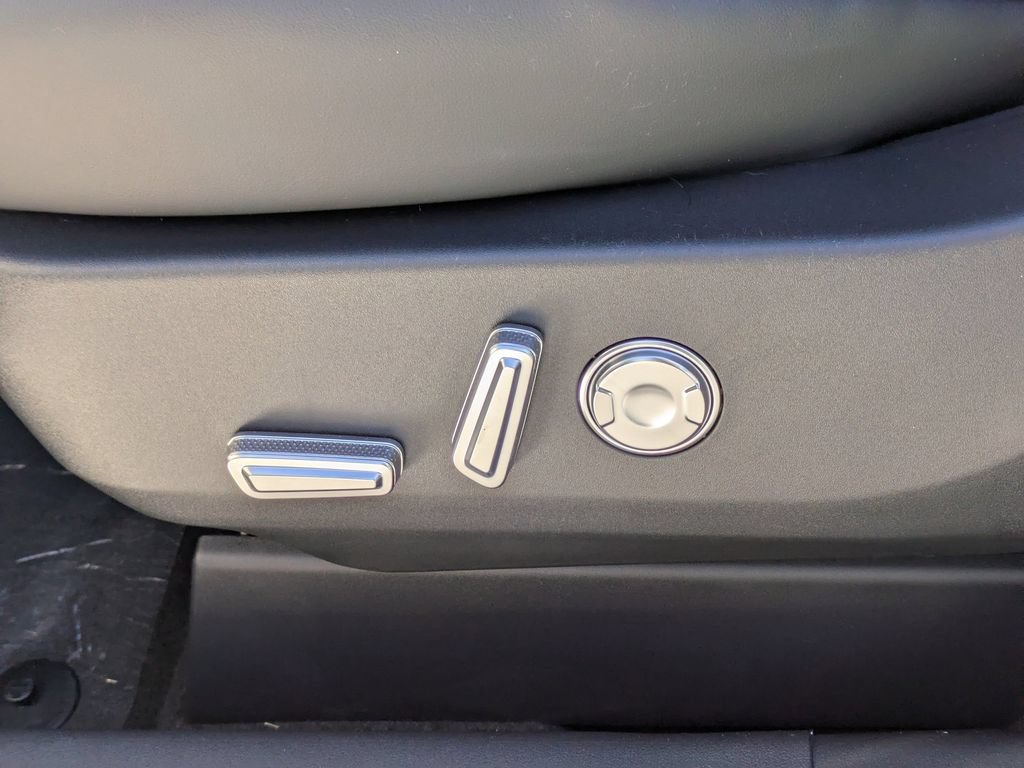 New 2026 Lincoln Nautilus Reserve AWD/4WD image 17