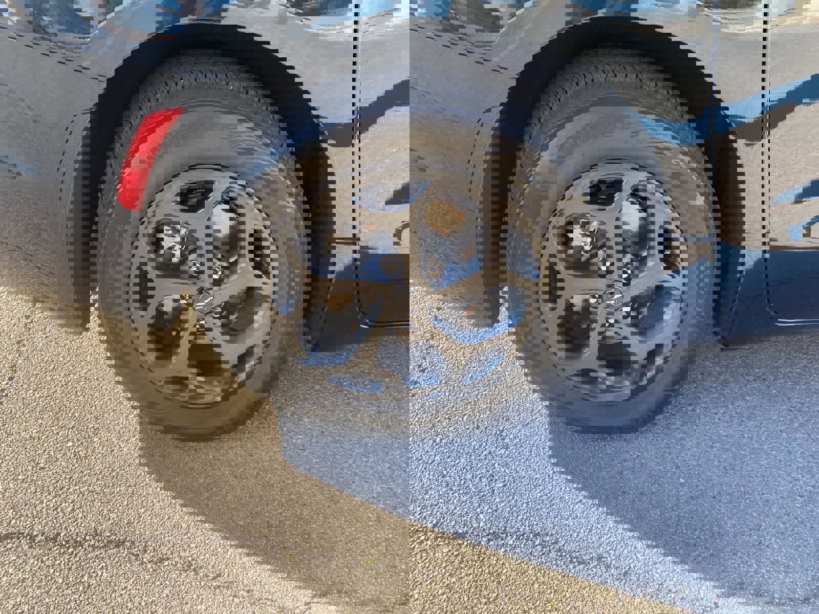 Used 2021 Chrysler Pacifica Touring w/ Uconnect Theater Family Group image 6