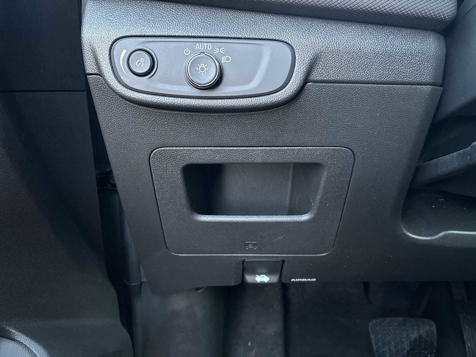 Used 2024 Chevrolet TrailBlazer RS w/ Convenience Package image 17