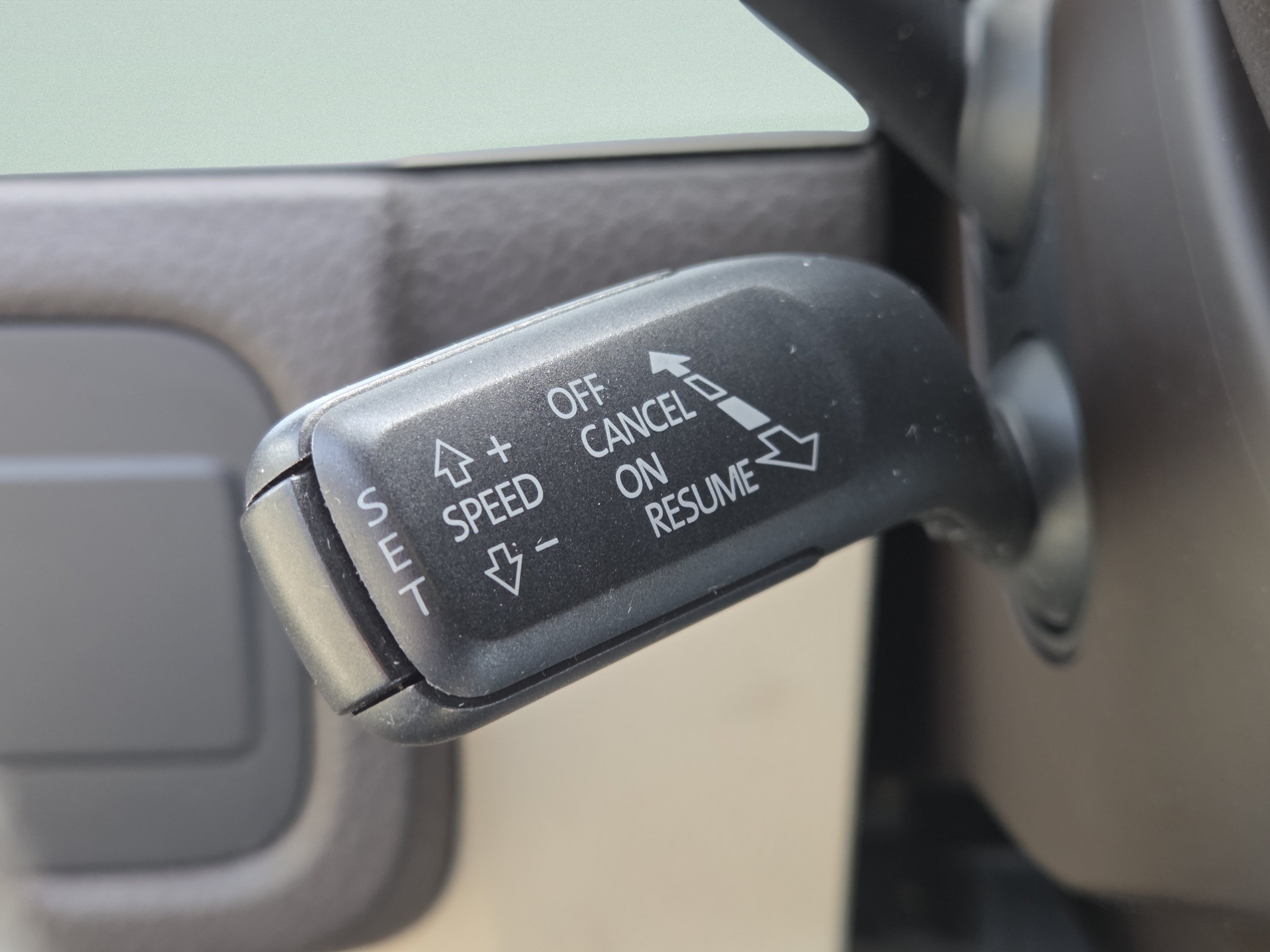 Used 2015 Volkswagen Touareg Executive AWD/4WD image 14