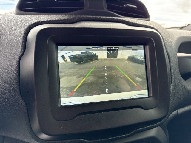 Used 2019 Jeep Renegade Latitude w/ Cold Weather Group image 21