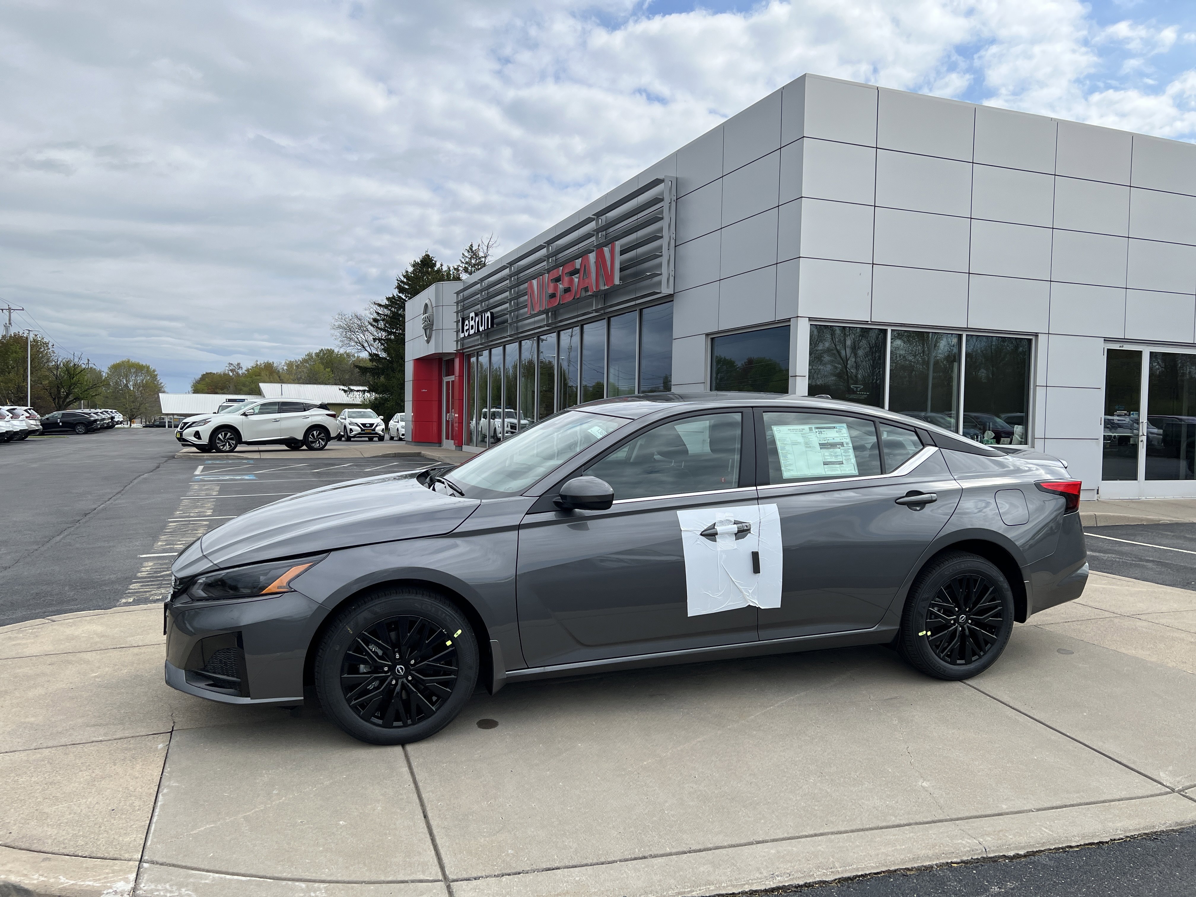 New 2026 Nissan Altima 2.5 SV w/ SV Special Edition Package AWD/4WD image 1