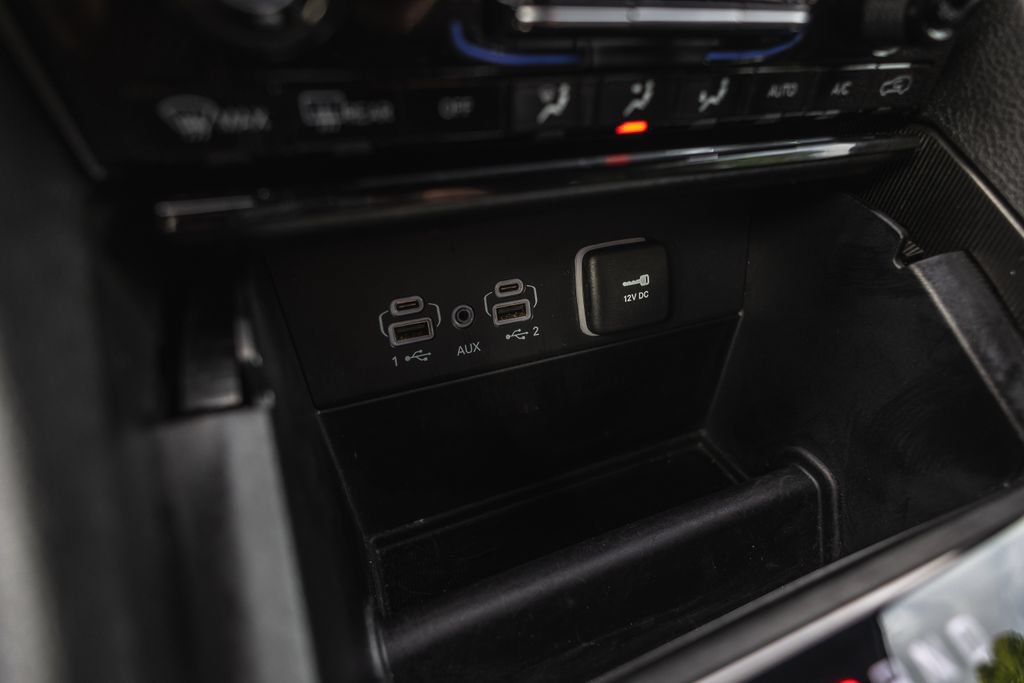 Used 2024 Jeep Grand Cherokee Limited AWD/4WD image 19